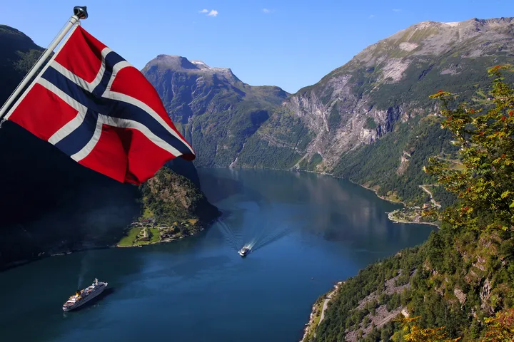 © World Images - Fotolia Traumreise: Norwegens Fjorde