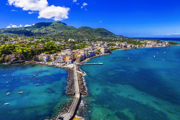 ©Freesurf - stock.adobe.com Inselträume: Ischia - die Bilderbuch-Thermalperle