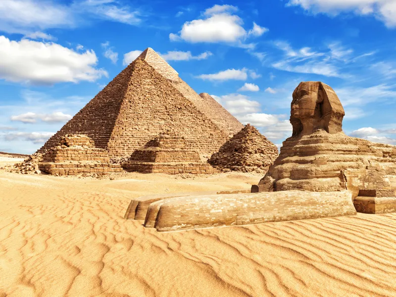 Pyramiden & Sphinx