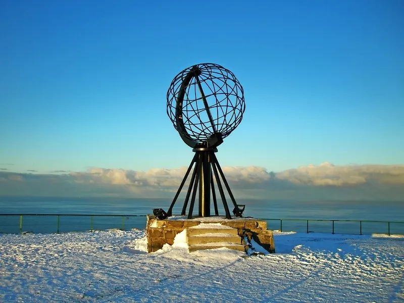 Wintermagie: Eismeer und Polarlichter